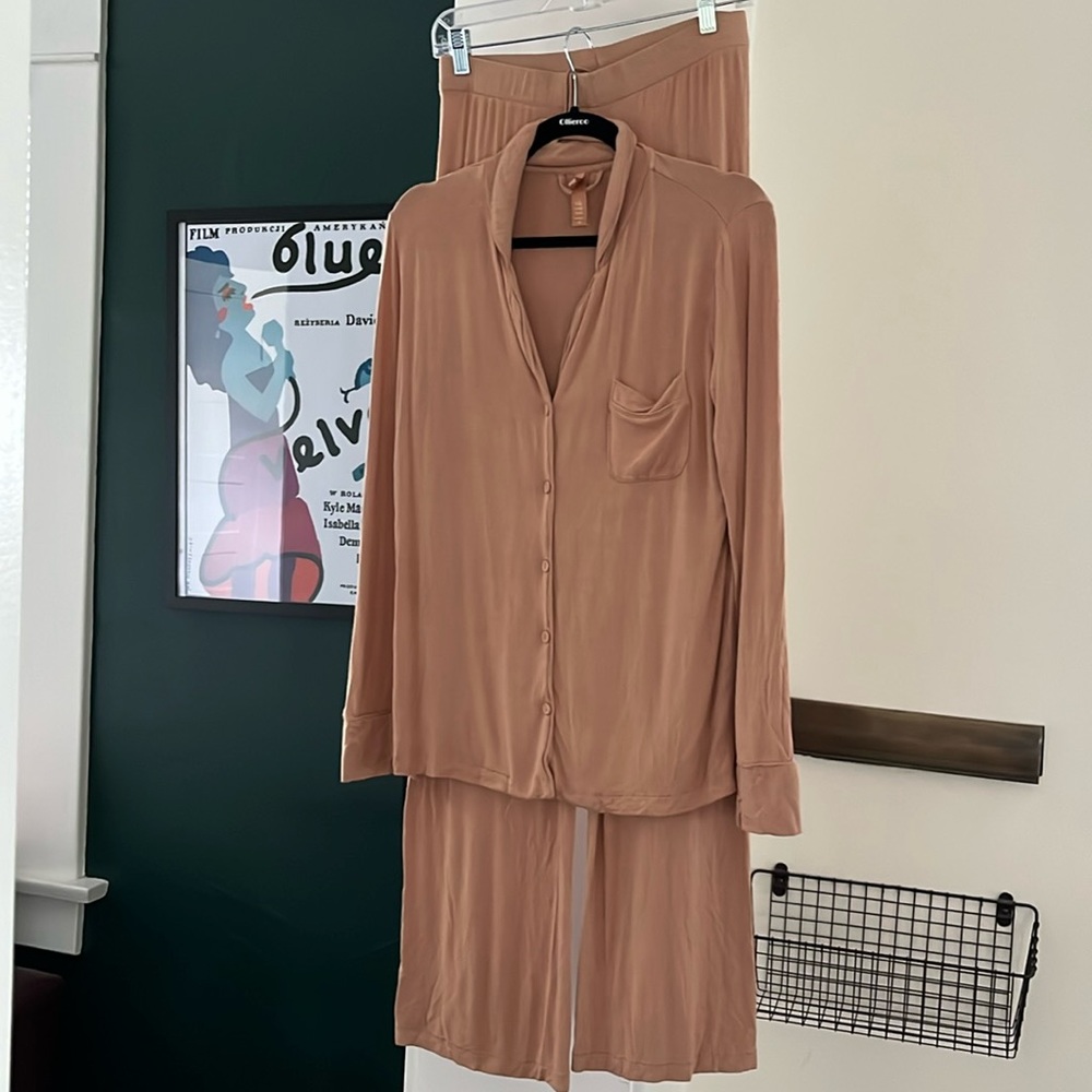 SKIMS super soft jersey pajamas set long sleeves tan/clay XS